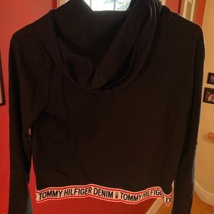 Tommy Hilfiger Cropped Hoodie (S)